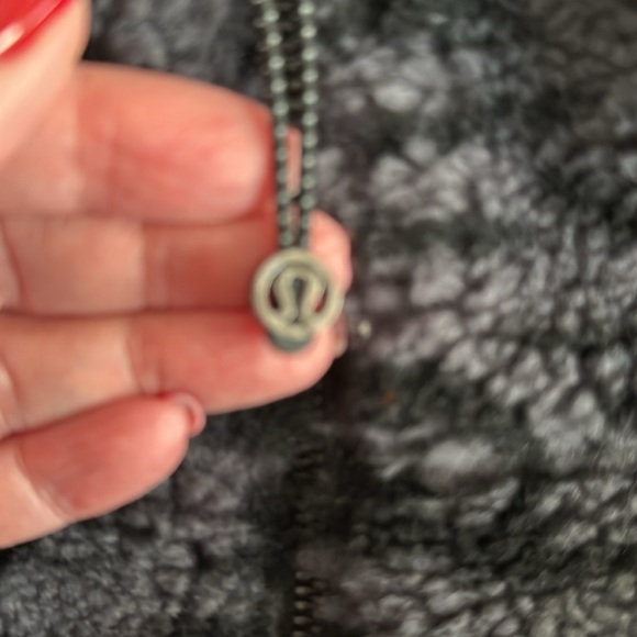 Cropped fleece pullover - Picture 2 of 6